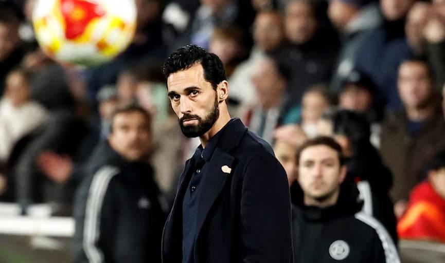  记者：阿韦洛亚专注于与球员的沟通和决策，始终拥有决定权